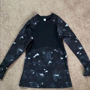 Lululemon workout top! Size 8